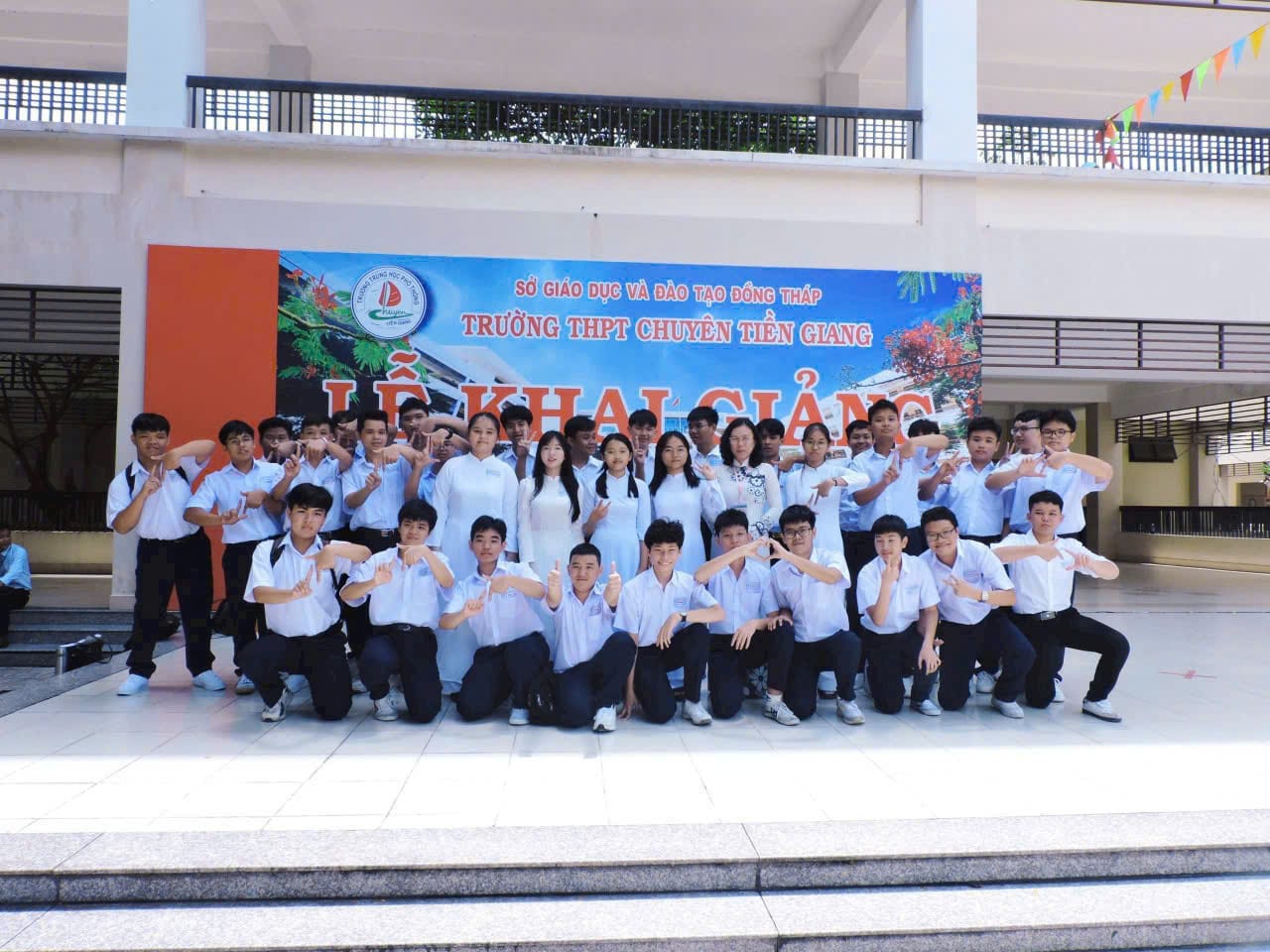 Khoá luyện thi Chuyên Tin Tiền Giang